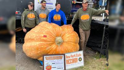 Oh my gourd: 2,554 pound pumpkin sets national record