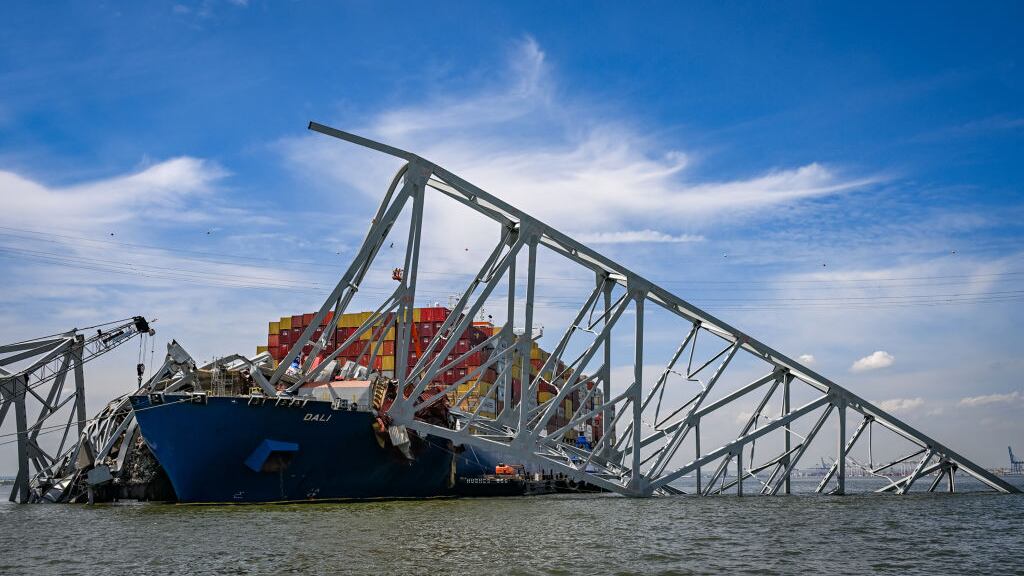 Francis Scott Key Bridge collapsed upon the Dali container ship.